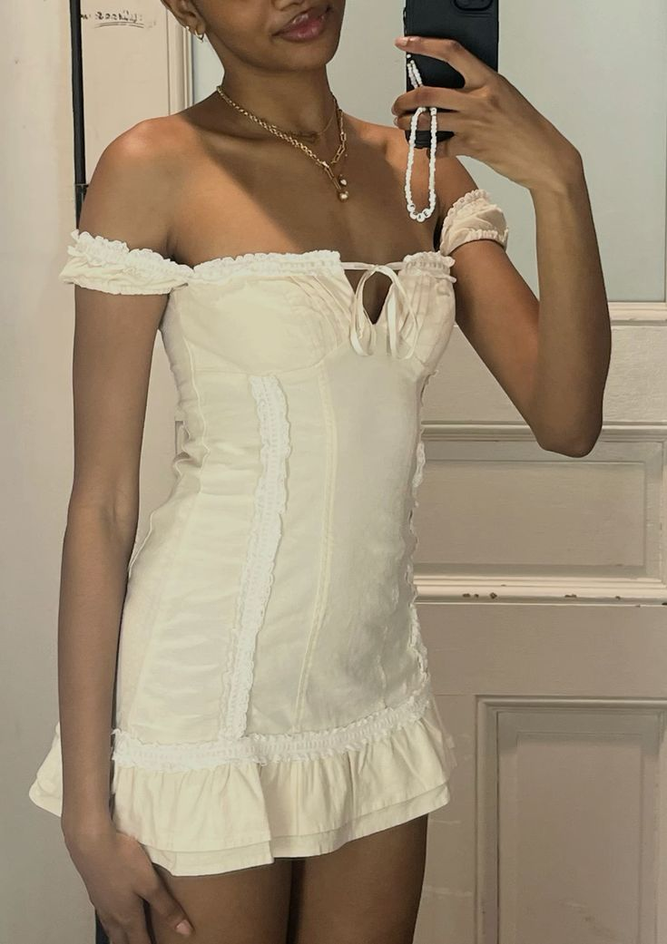 Sexy Off The Shoulder Ivory Sheath Short 16th Birthday Outfits Formal Graduation Homecoming Dress