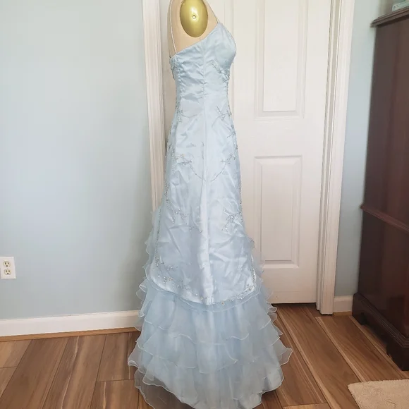 Elegant Light Blue Tulle Sequins Beaded Evening Dress Layered A Line Party Prom Dress