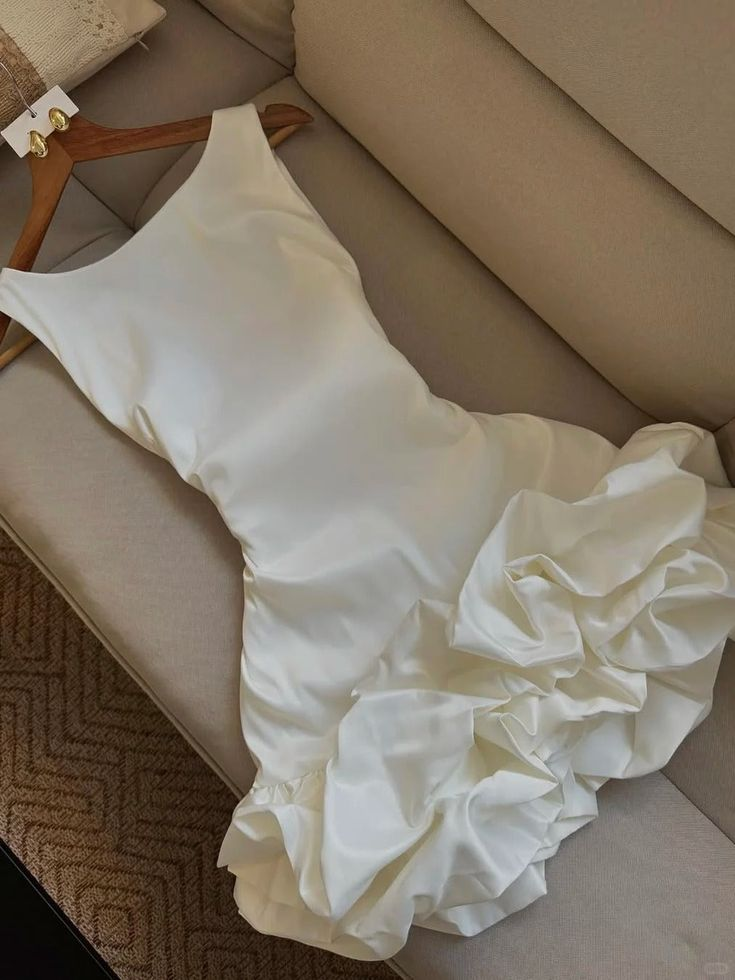 Simple Strapless White Satin Pleated Short Vacation Dress Formal Birthday Outfits