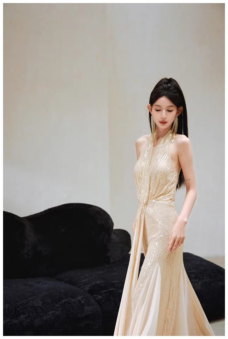 Gorgeous Halter V Neck Champagne Gold Sequin Mermaid Long Evening Dress Formal Birthday Outfits