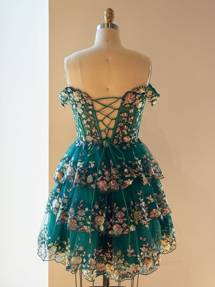 Unique Green A-Line Sweetheart Tulle Sequin Tiered Short Homecoming Dress Cocktail Dress