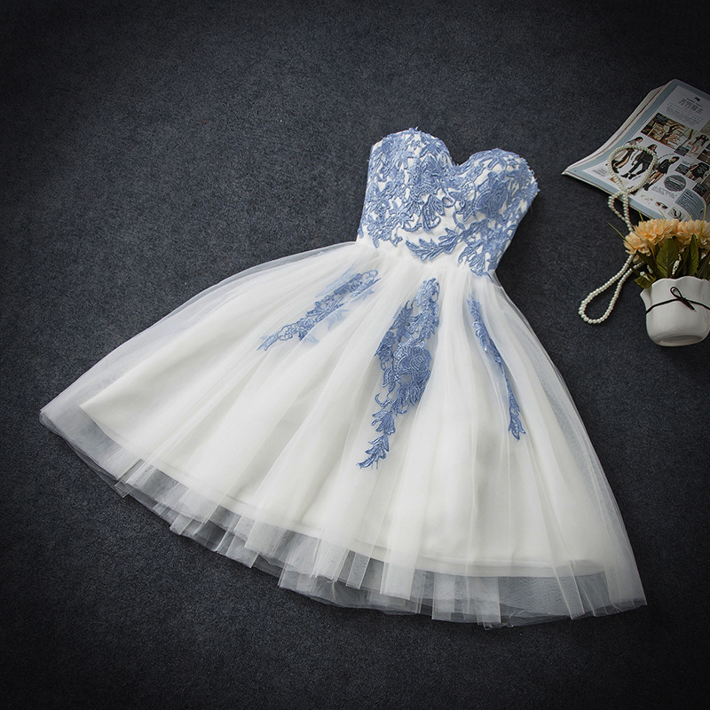 Sweetheart A-line white lace homecoming dresses