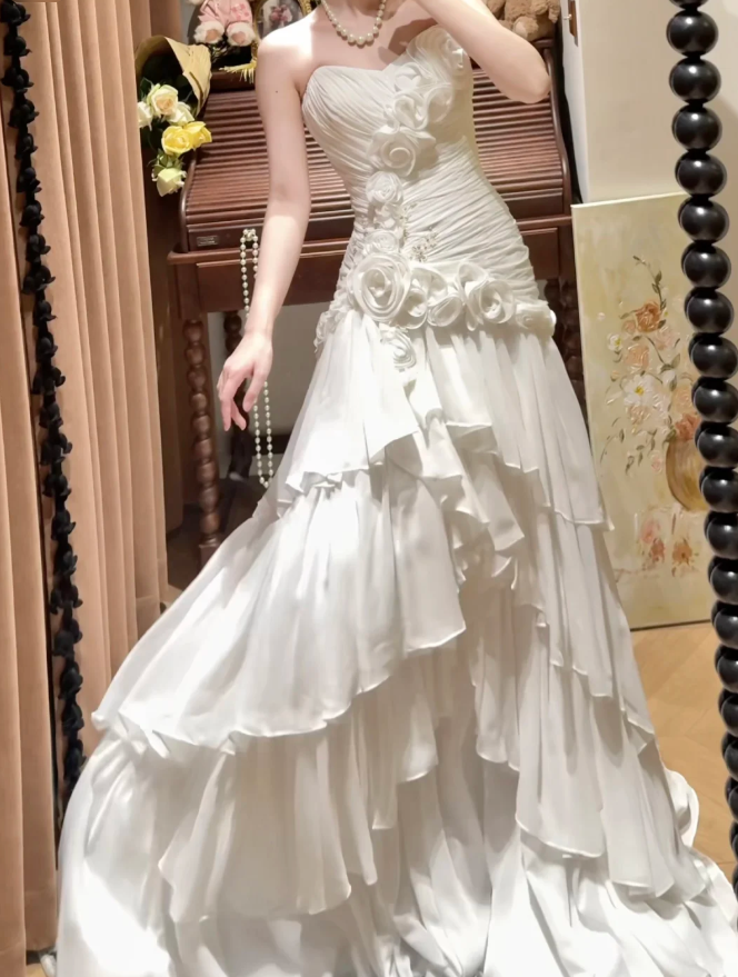Elegant Strapless Satin Pleated Layered Mermaid Long Wedding Dress White Formal Bridal Dress