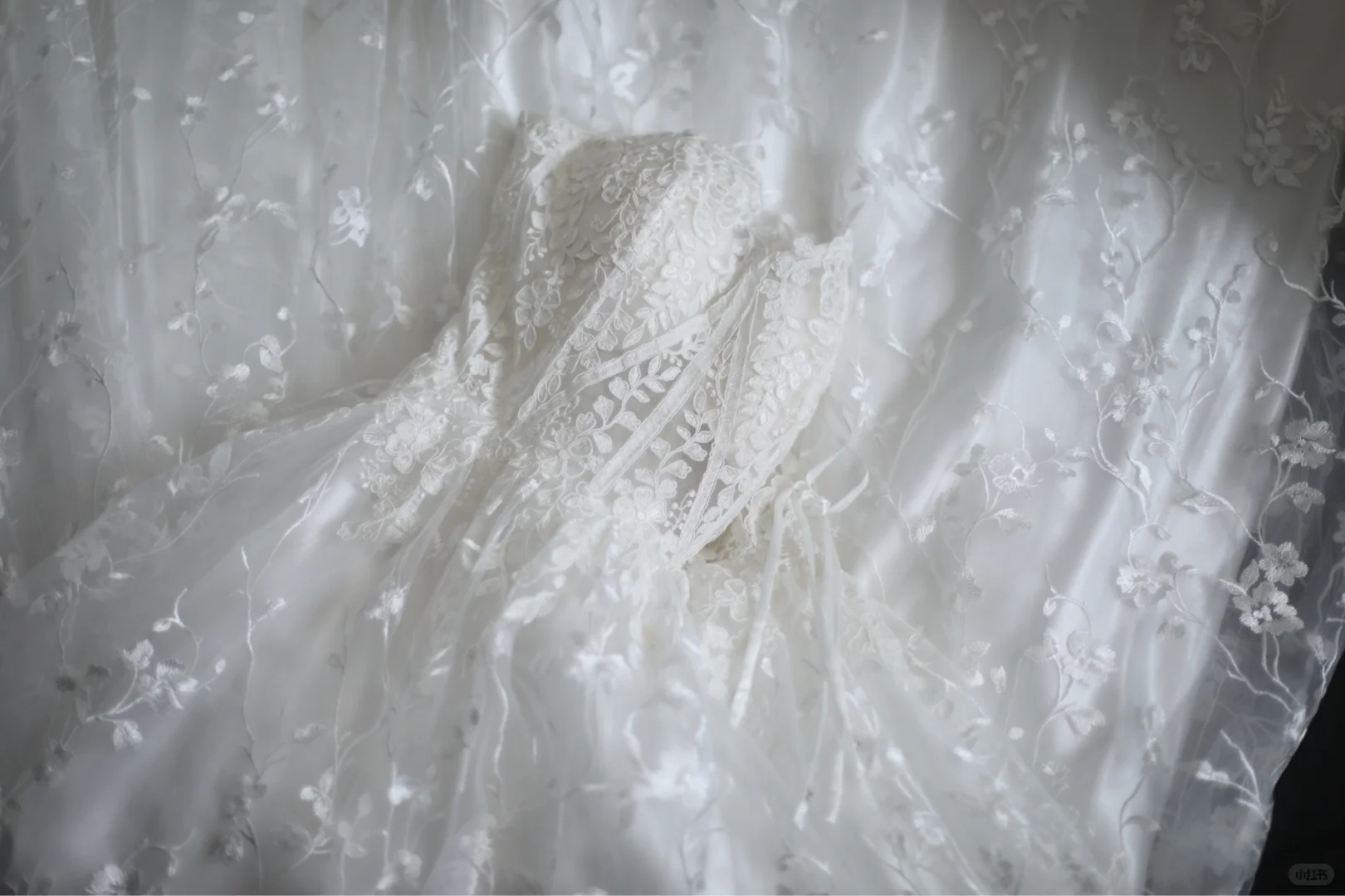 Simple White Spaghetti Straps Lace Appliques A Line Wedding Dress Bridal Dress