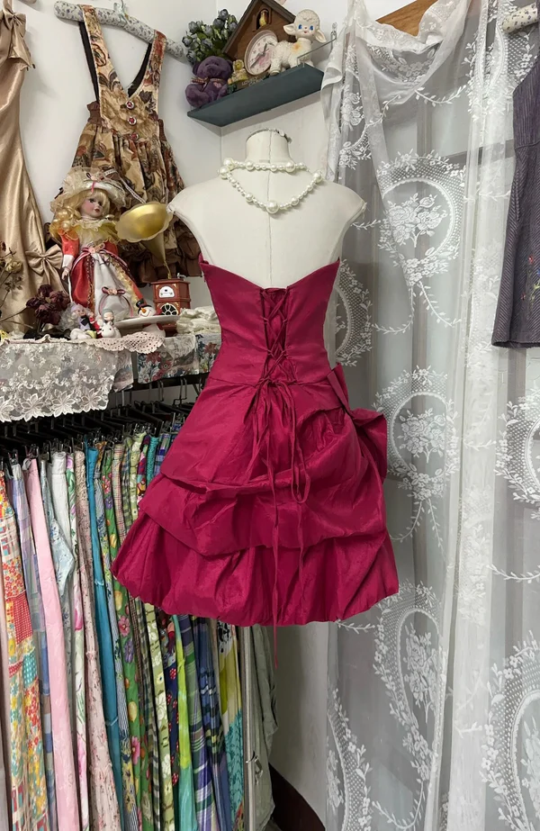 Vintage Strapless Red A-Line Satin Short Graduation Homecoming Dress 20th Birthday Outfits