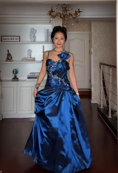 Elegant Spaghetti Straps Navy Blue Satin Pleated Beaded Long Party Dress Prom Gown