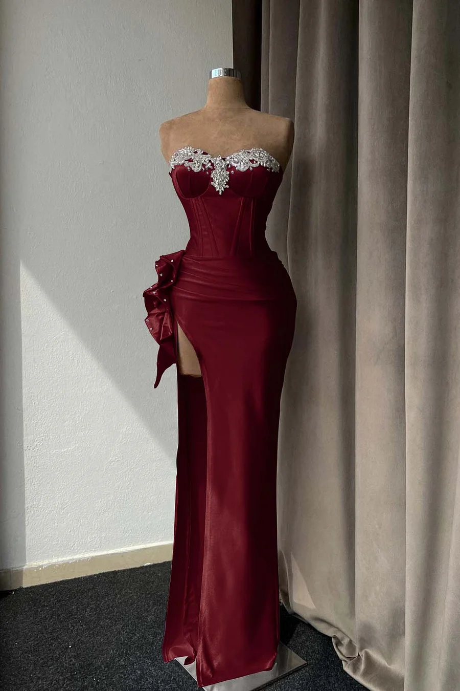 Luxurious Silver Strapless Beaded Slit Evening Dress Sheath Prom Dress