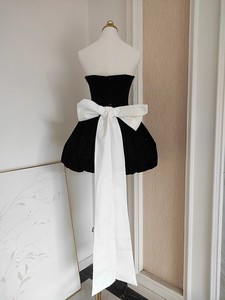 Sexy A Line Strapless Black Velvet Ruffles Vacation Dresses Short Birthday Outfits
