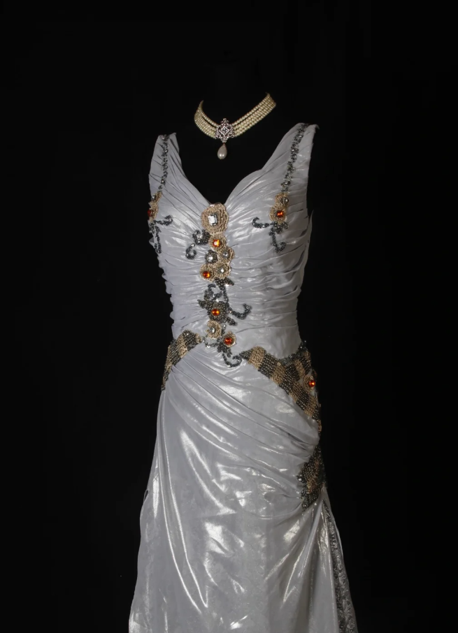 Elegant V Neck Silver Satin Lace Pleated Beaded Evening Dress Long Mermaid Prom Dress