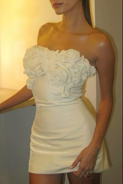 Classy Strapless Rose Flowers Sheath Short Birthday Outfits White Formal 8th Grade Homecoming Dress