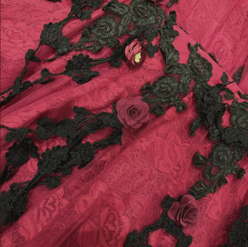 Charming Spaghetti Straps Burgundy Lace Appliques Beaded Mermaid Long Party Dress Evening Dress With Flowers