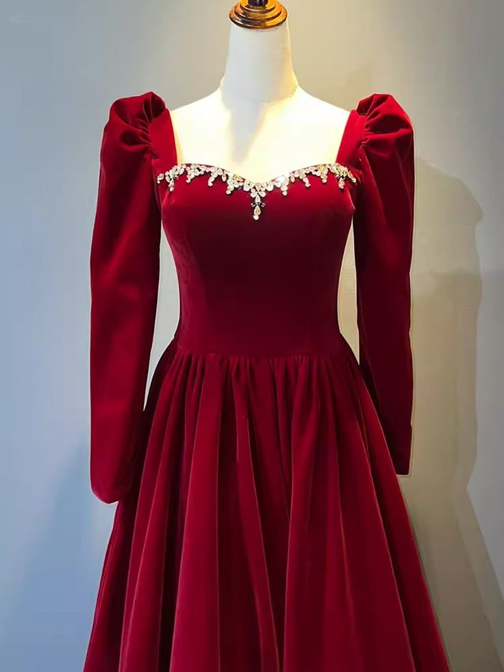 Elegant Red Velvet Long Sleeves Evening Dress Formal Prom Dress With Beaded