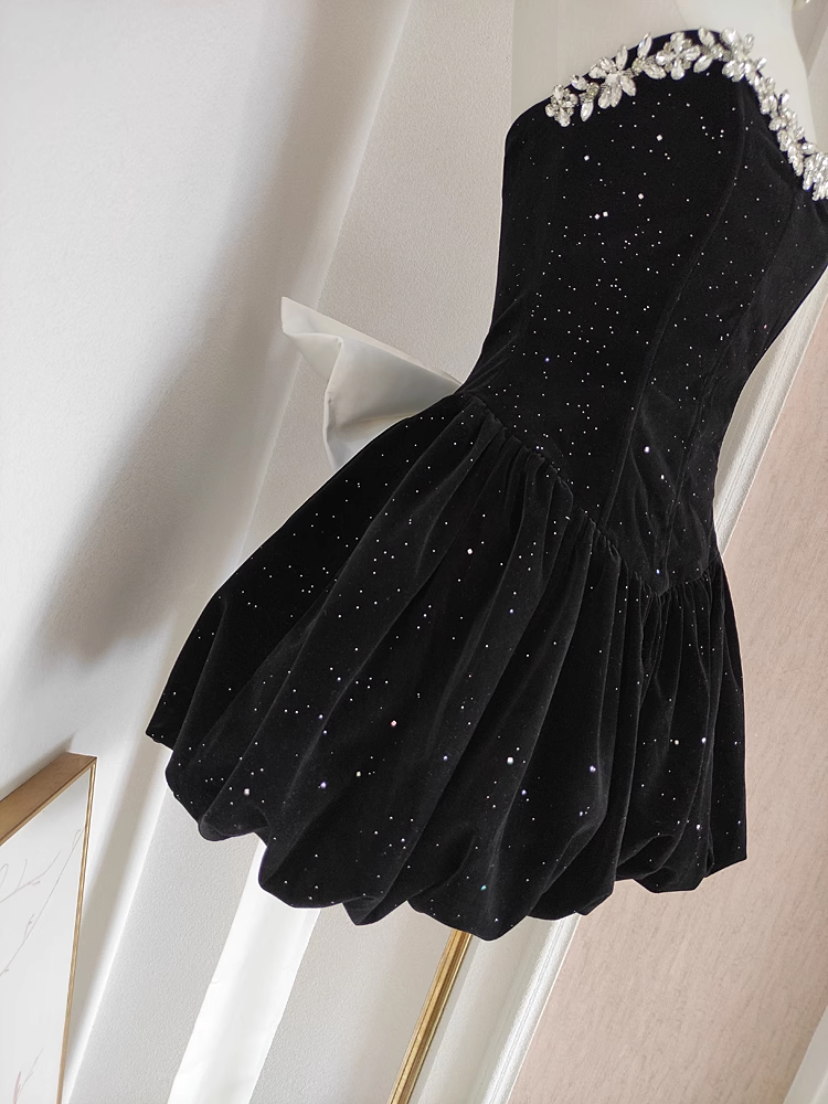 Sexy A Line Strapless Black Velvet Ruffles Vacation Dresses Short Birthday Outfits
