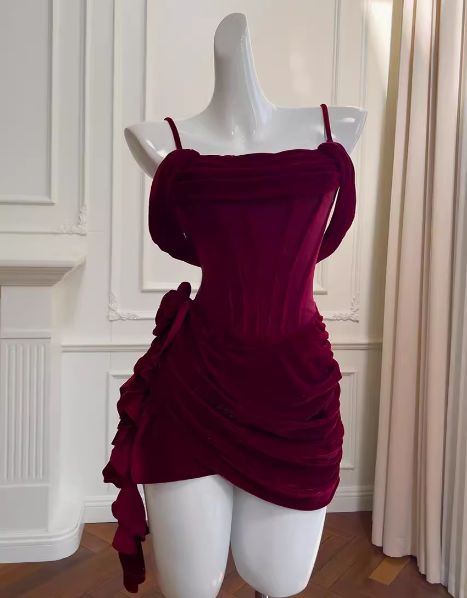 Pretty Spaghetti Straps Burgundy Sheath Short Homecoming Dresses Cocktail Dress
