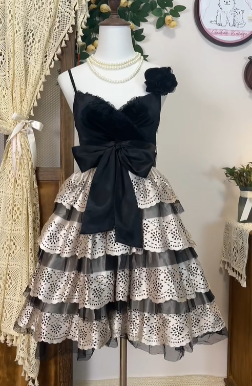 Vintage Spaghetti Straps A Line Homecoming Dress Mini Prom Dress With Bow