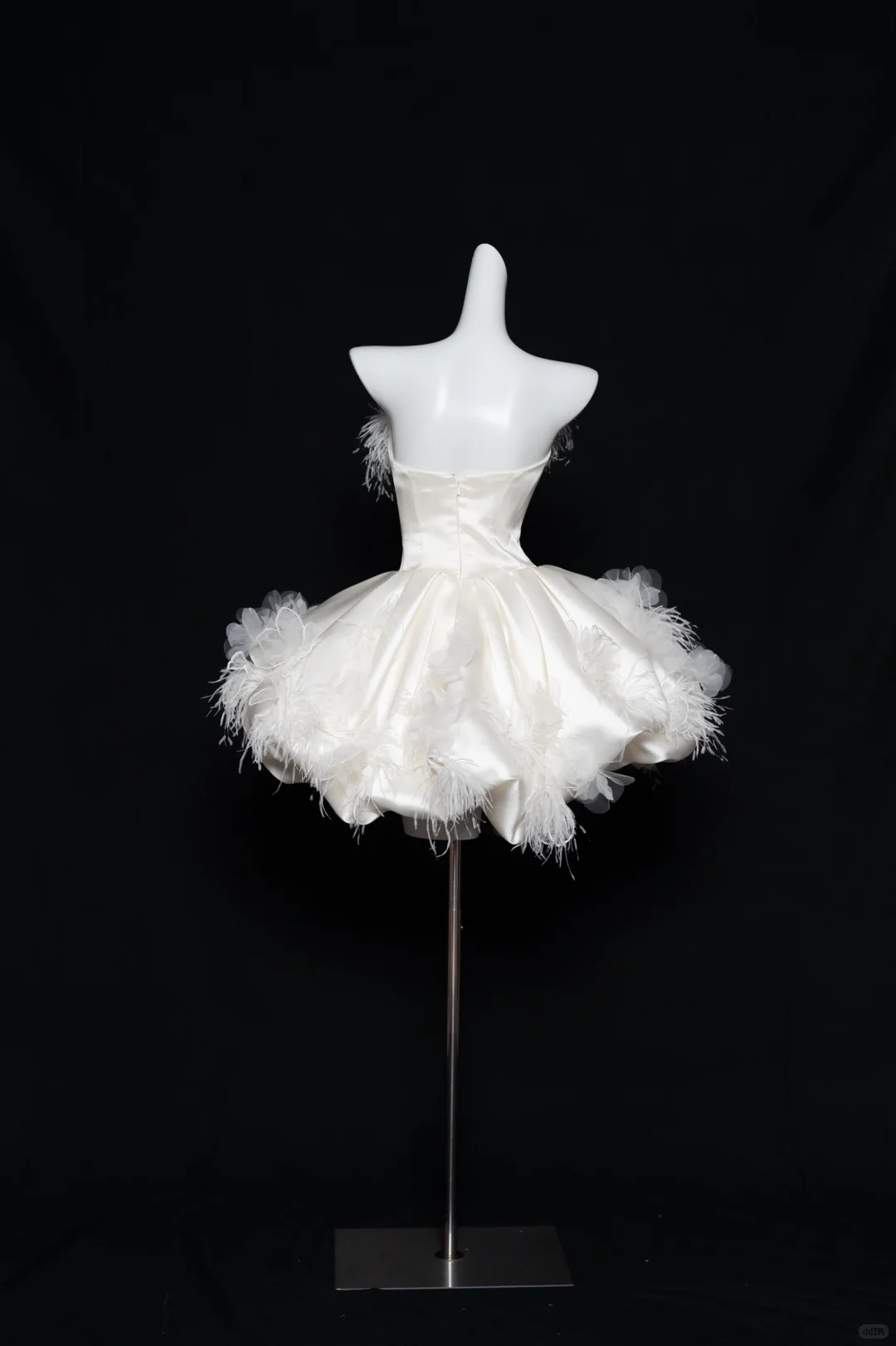 Sweet White Satin Lace Appliques Strapless A Line 18th Birthday Outfits Homecoming Dress