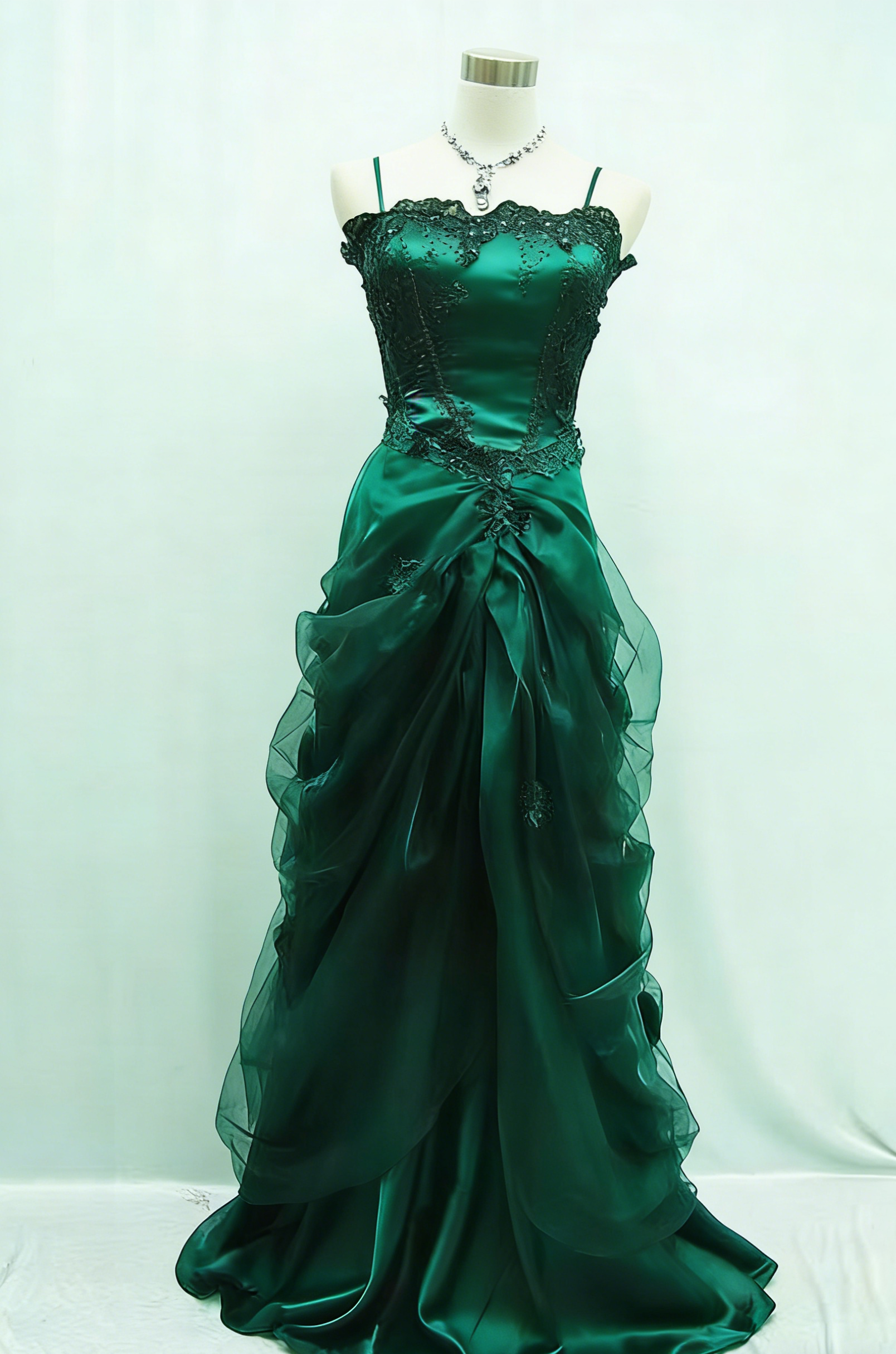 Sexy Spaghetti Straps Evening Dress Beading Prom Dress