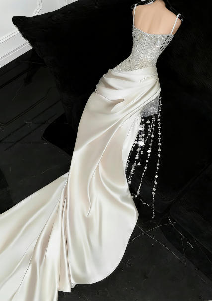 Gorgeous Mermaid Spaghetti Straps Satin Sequin Beads Long Wedding Dresses