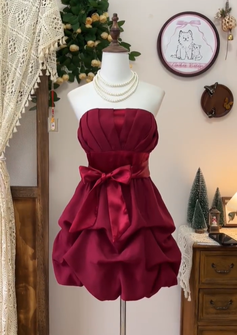Vintage Burgundy Satin Pleated A Line Cocktail Dress Strapless Grade Homecoming Dress Birthday Outfits
