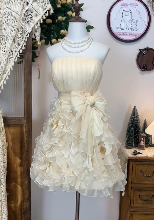 Pretty Yellow Tulle Flowers Short Birthday Outfits Strapless Homecoming Dress