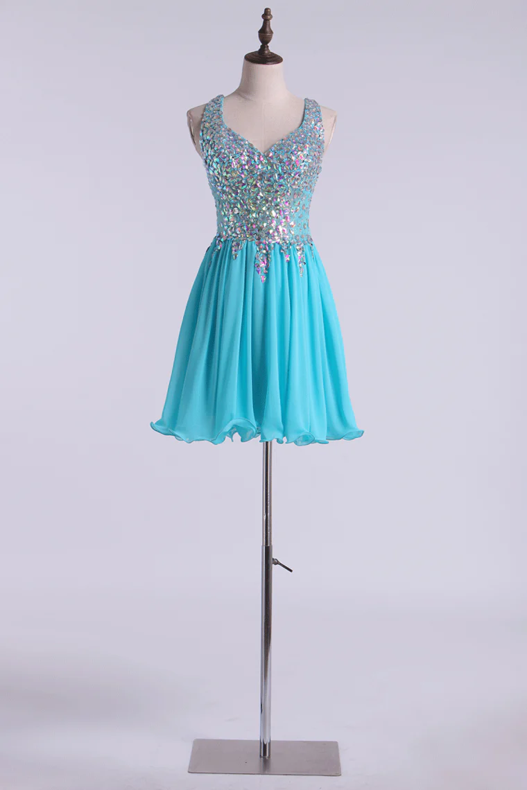 Blue Short Halter A Line Homecoming Dresses Lace&Chiffon Beaded Bodice