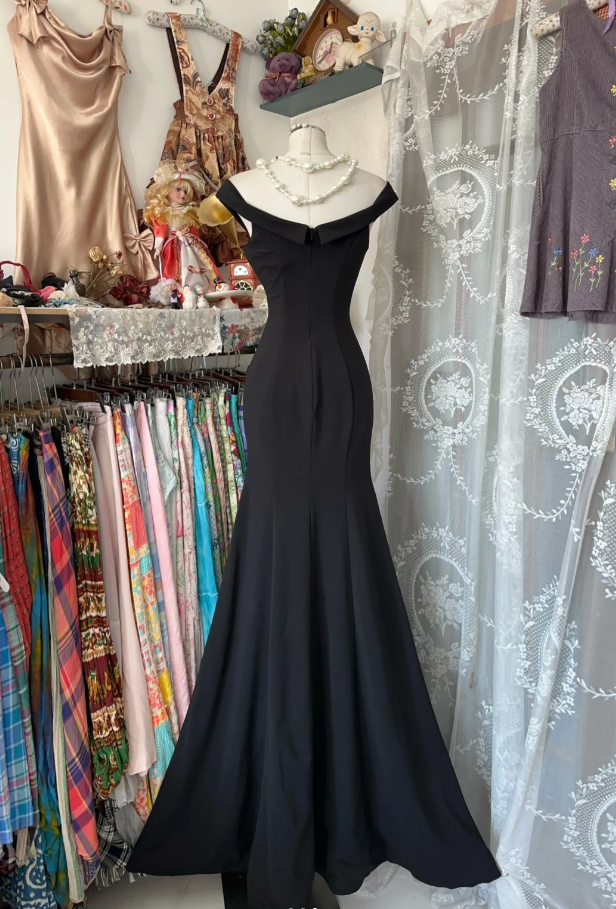 Classy V Neck Black Satin Off The Shoulder Mermaid Party Dress Long Wedding Guest Dress