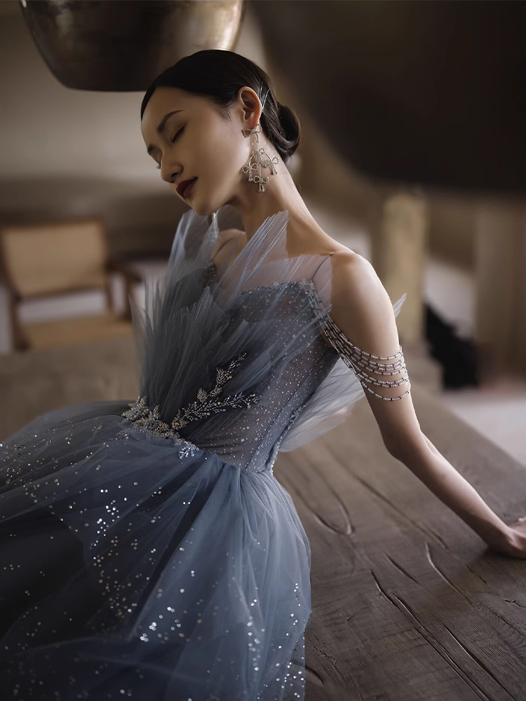 Luxury A line Spaghetti Straps Grey Blue Floor Length Prom Dresses