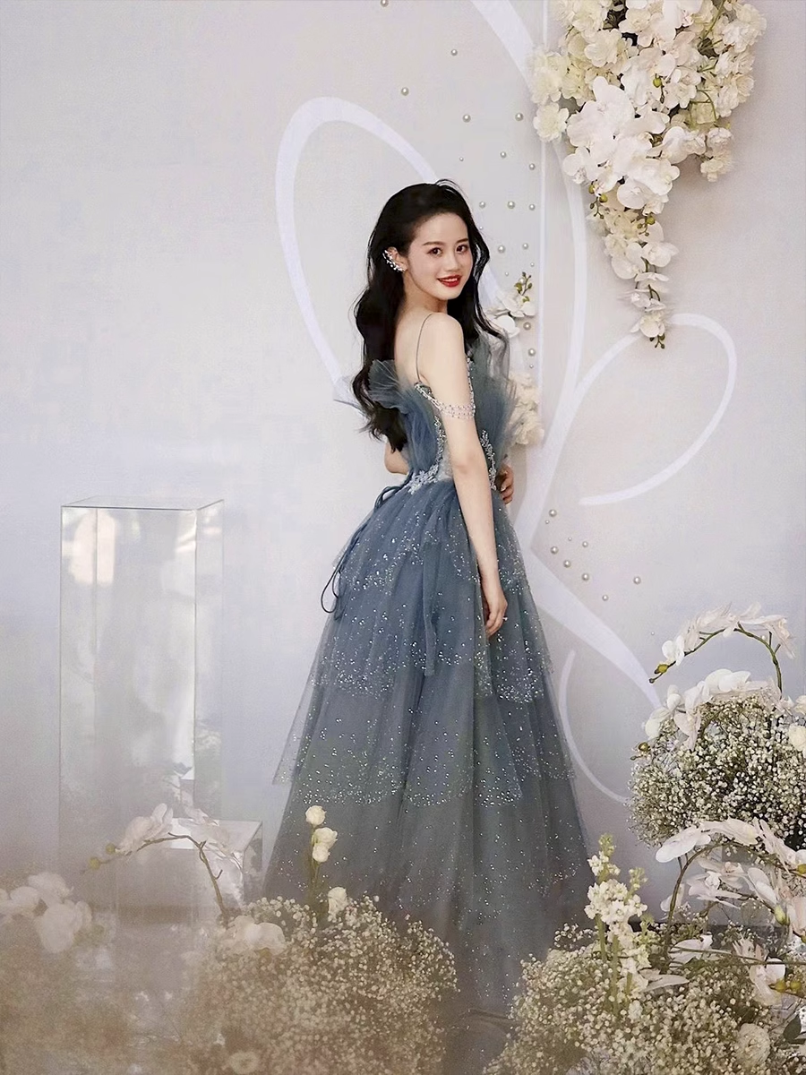 Luxury A line Spaghetti Straps Grey Blue Floor Length Prom Dresses