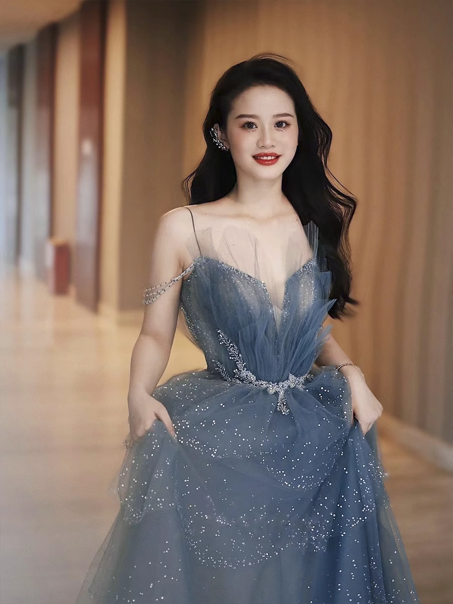 Luxury A line Spaghetti Straps Grey Blue Floor Length Prom Dresses
