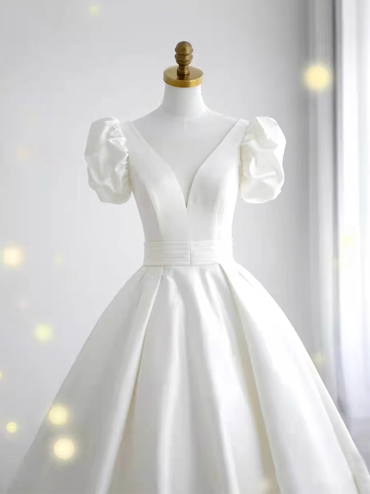 Vintage Ball Gown Short Sleeves White Long Wedding Dresses
