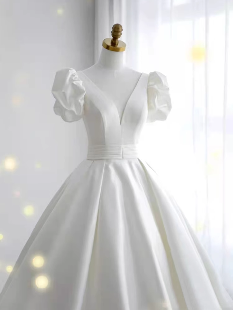 Vintage Ball Gown Short Sleeves White Long Wedding Dresses
