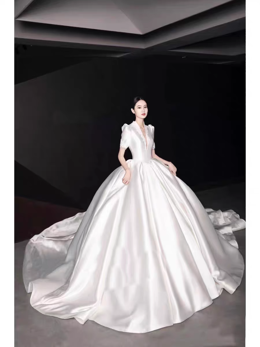 Vintage Ball Gown V neckline White Satin Long Wedding Dresses