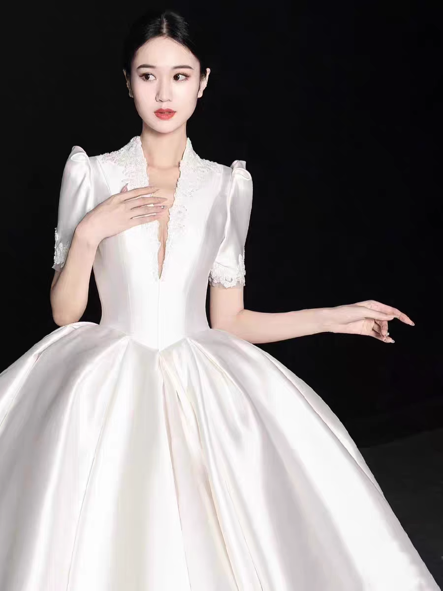 Vintage Ball Gown V neckline White Satin Long Wedding Dresses