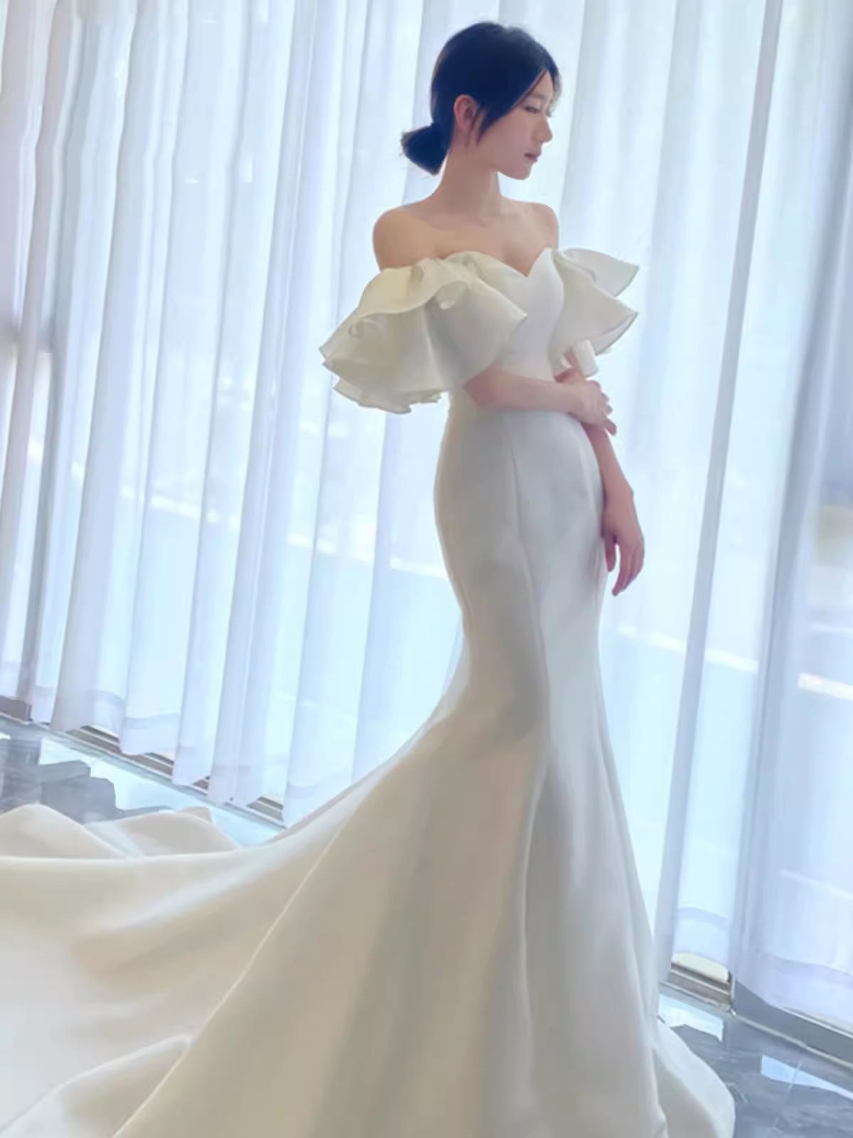 Ball Gown Strapless White Satin Long Wedding Dresses