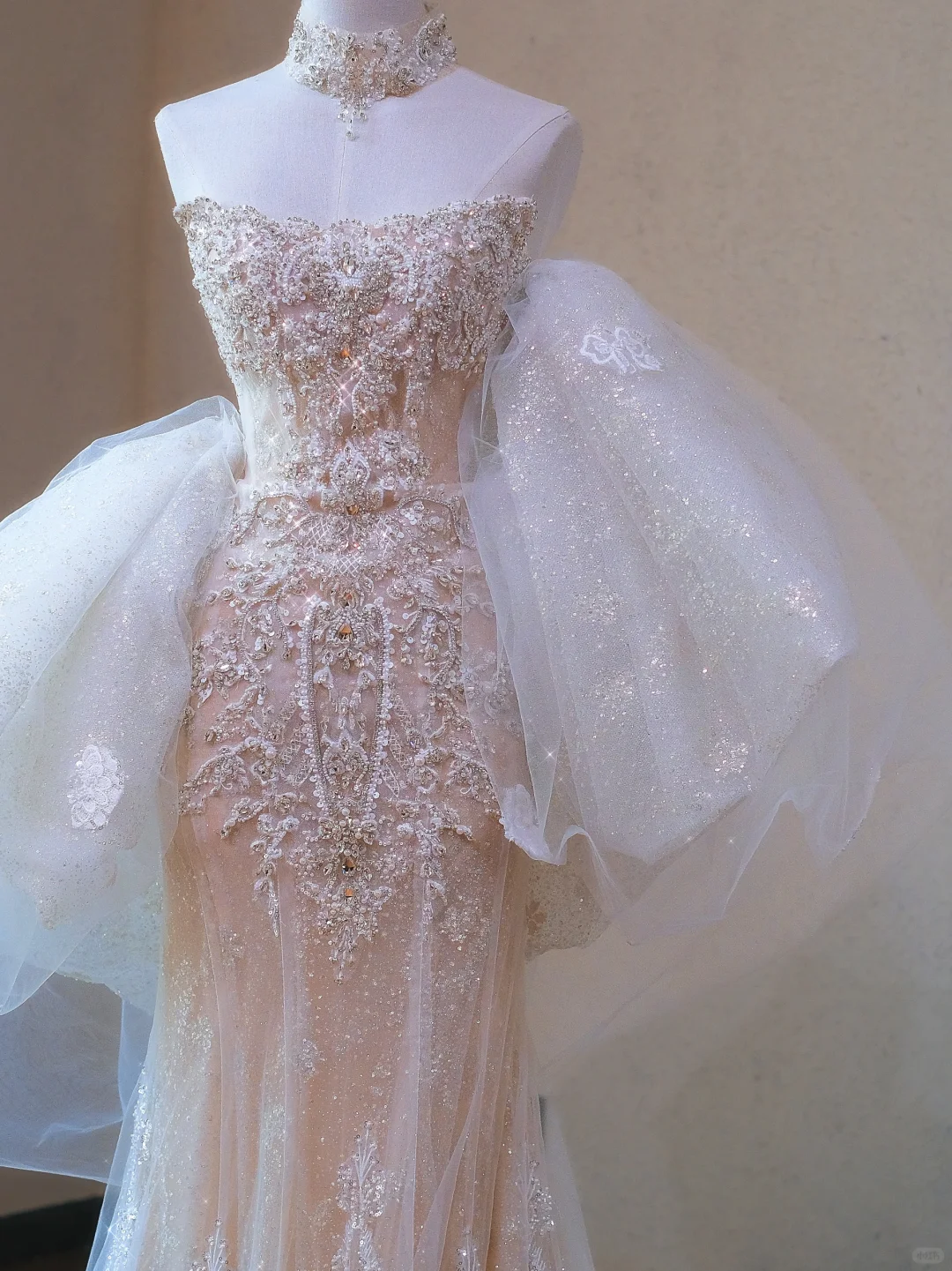 Classy Champagne Strapless Tulle Lace Appliques Mermaid Long Wedding Dress