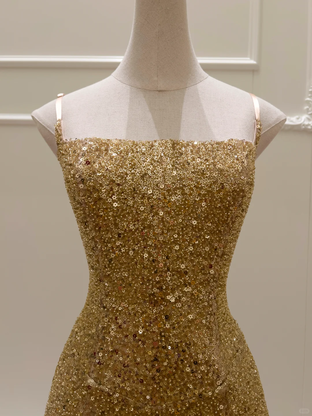 Sparkly Gold Sequin Sheath Cocktail Dress Short Graduation Homecoming Dress