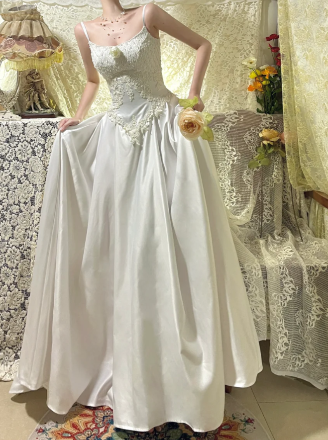 Elegant Spaghetti Straps White Satin Lace Appliques Evening Dress Long Wedding Guest Dress