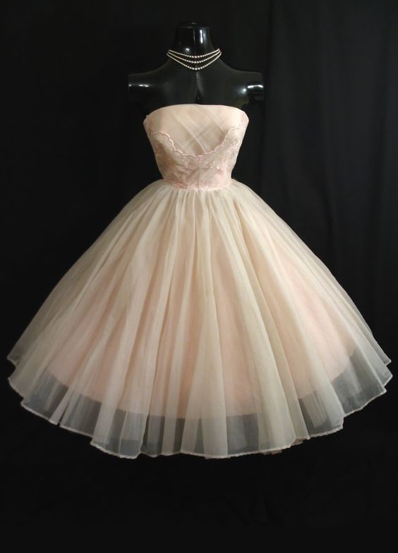 Ball Gown Strapless Short Tulle Homecoming Gown Hoco Dress