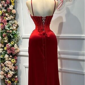 Chic Sheath Spaghetti Straps Long Satin Elegant Red Prom Dress With Beads