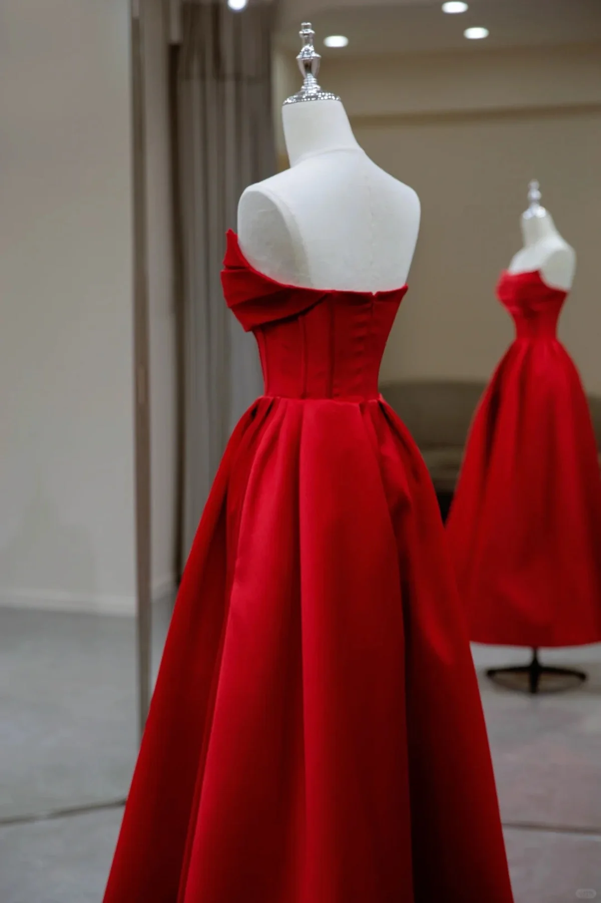 A line Strapless Red Satin Sleeveless Long Prom Dress