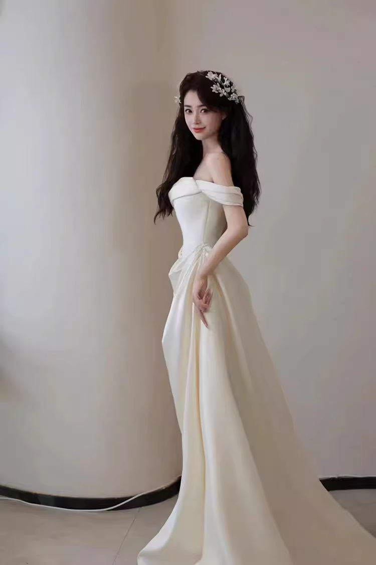 Vintage A line Off The Shoulder White Wedding Dress With Short Sleeves