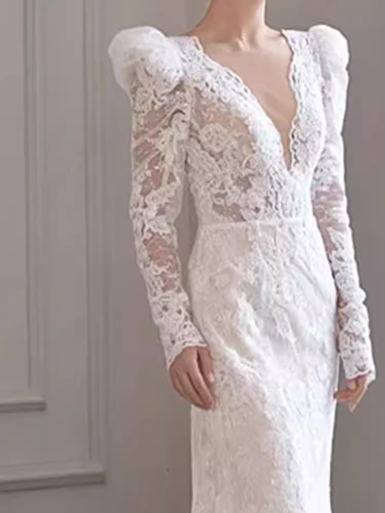 Chic Mermaid V Neckline Lace White Wedding Dress With Long Sleeves