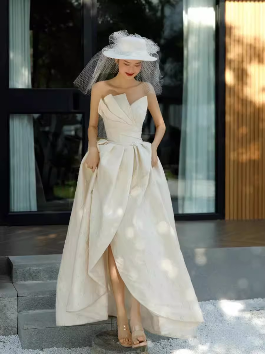 Chic A Line Strapless Sleeveless Lace White Wedding Dresses
