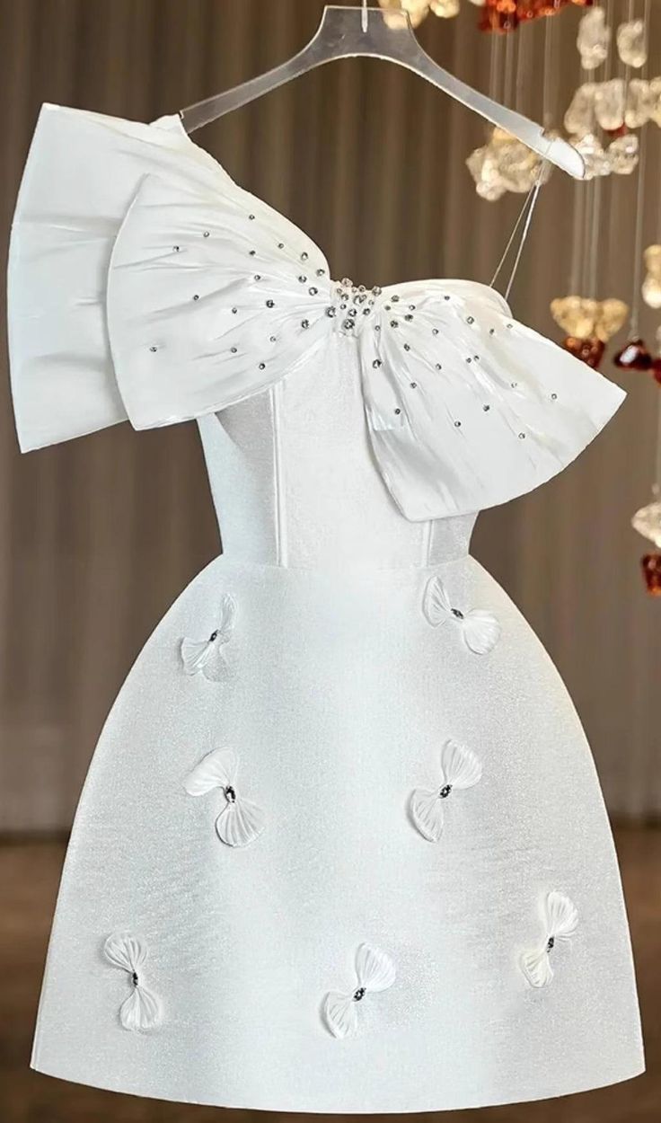 A-line Strapless Short Cocktail Dress With Bow White Homecoming Dress