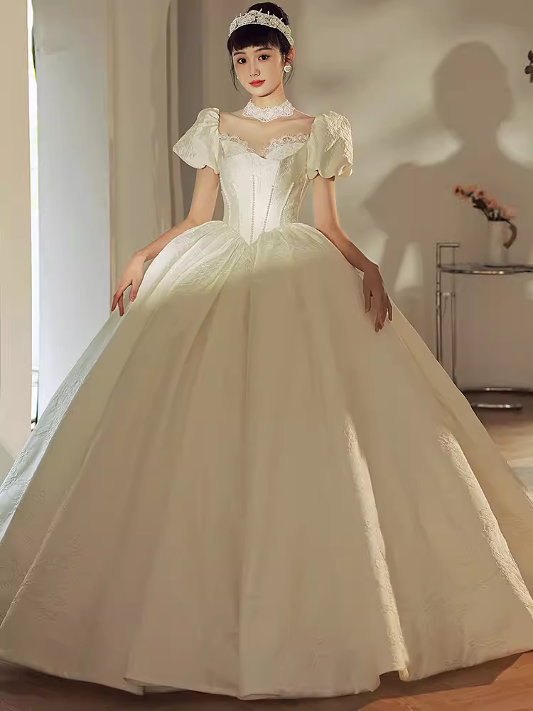 Chic Ball Gown Short Sleeves Lace Wedding Dress