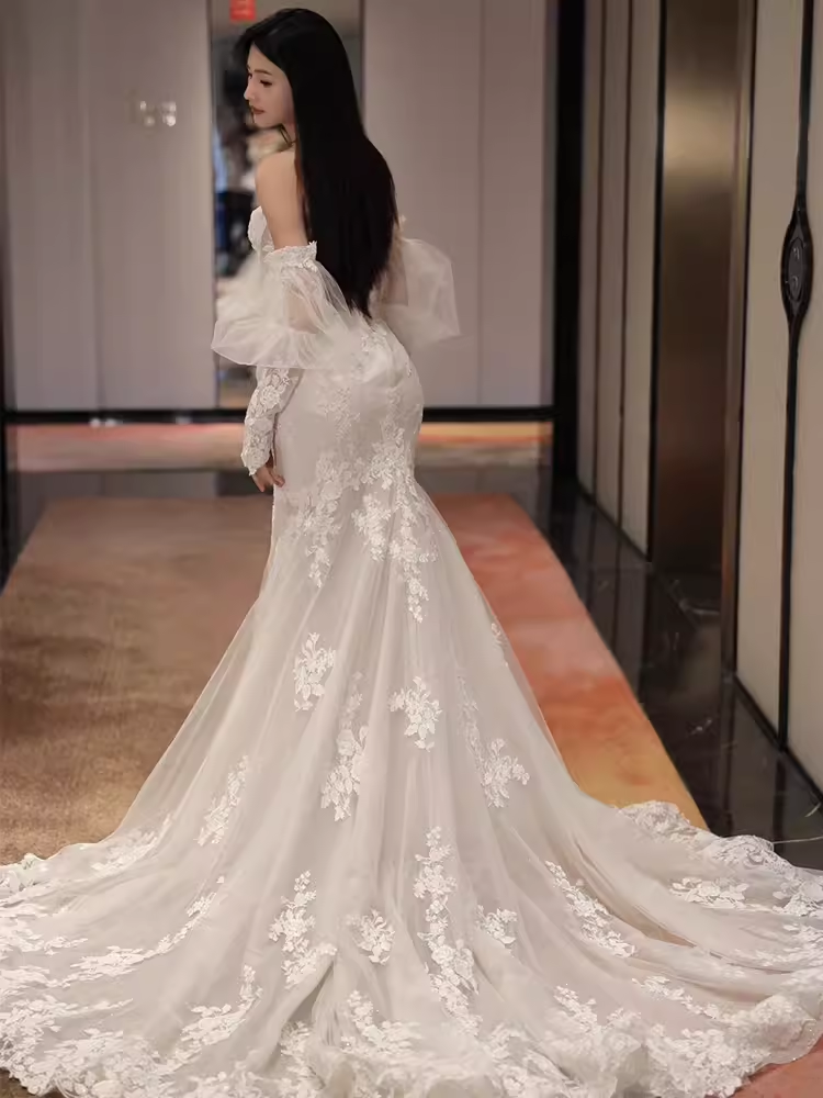Vintage Mermaid Strapless Neckline Lace Wedding Dress