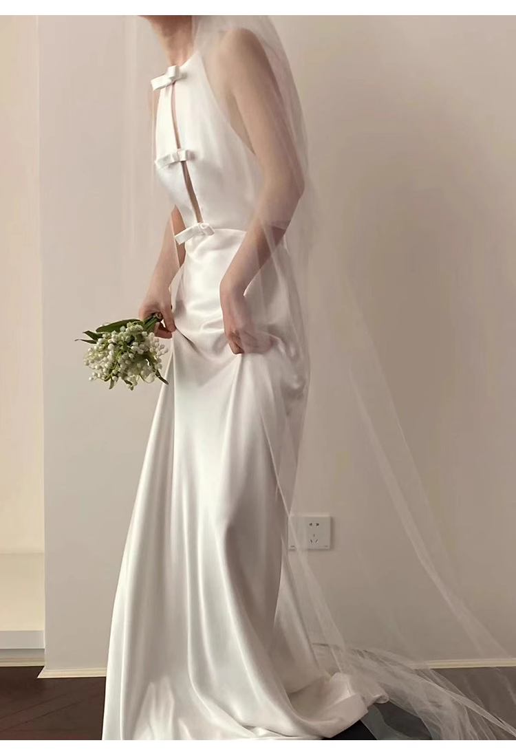 Vintage Sheath Scoop Neckline Satin White Wedding Dress With Bowknot