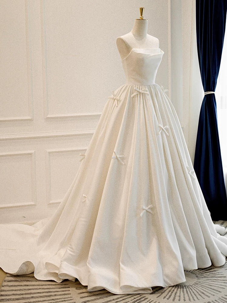 Classy Ball Gown Sweetheart Satin Long Wedding Dresses With Bowknots
