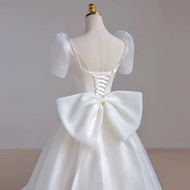 Classy Ball Gown Short Sleeves Floor Length Wedding Dresses With Bow