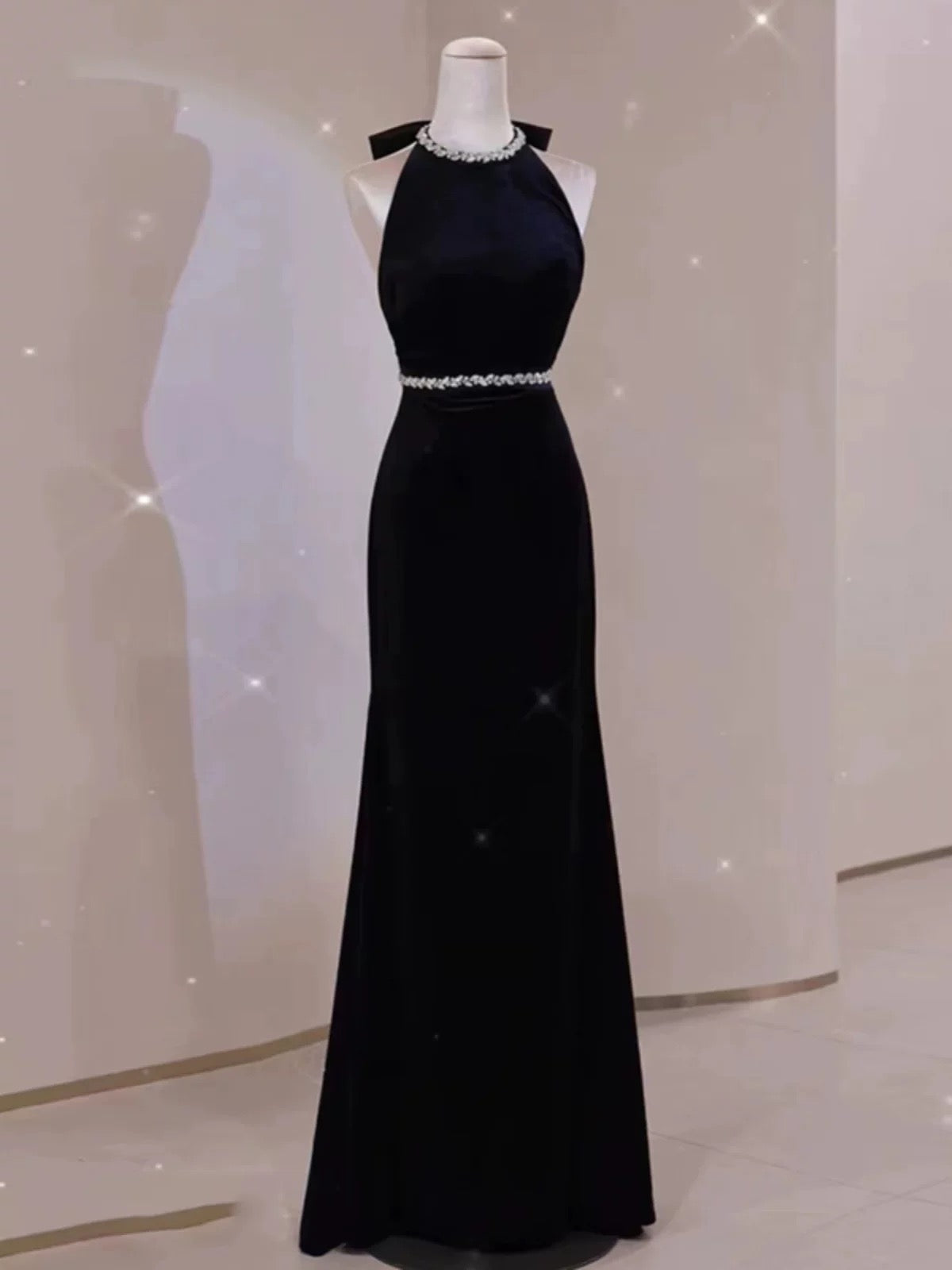 Elegant Sheath Sleeveless Black Velvet Backless Long Prom Dresses